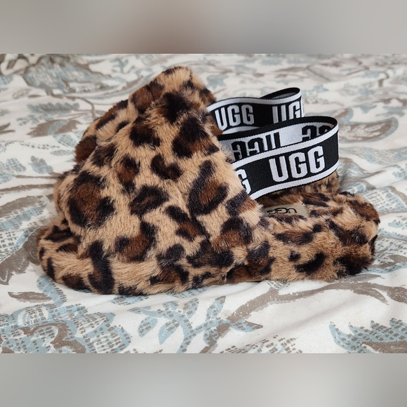 Authentic UGG "FLUFF YEAH" Tan And Bown Leopard Fuzzy Slides - Picture 2 of 8